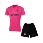 Kit de Criança - Sporting Edição Especial "Outubro Rosa" 24/25 - Edição Bicampeão - Image 3