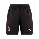 Kit de Criança - AC Milan Principal 24/25 - Calções Pretos - Image 3